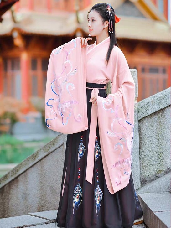 出山的如梦霓裳翎羽汉服，刚入坑时285一套...