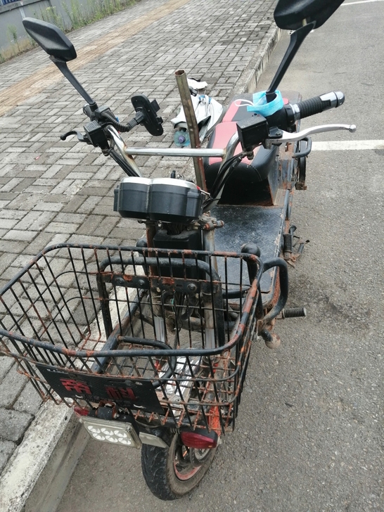 载重王电动车72V32A 6块电瓶 双碟刹...