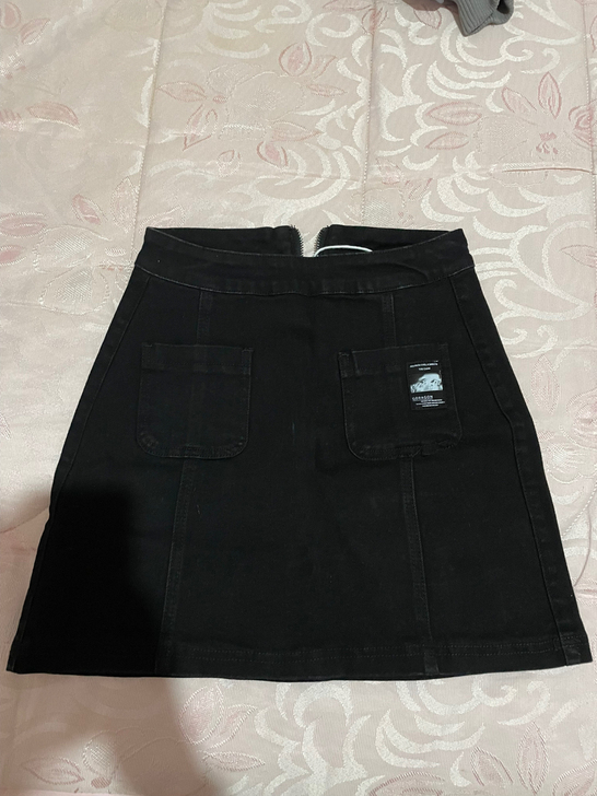 蚂蚁家黑色半身裙,全新s码
