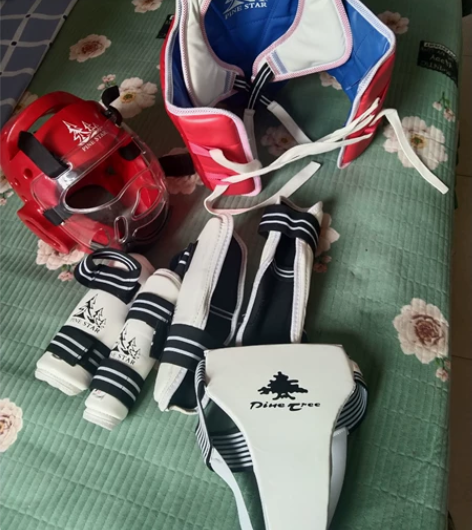 孩子不学了跆拳道护具 ，九成新，能用上的朋...