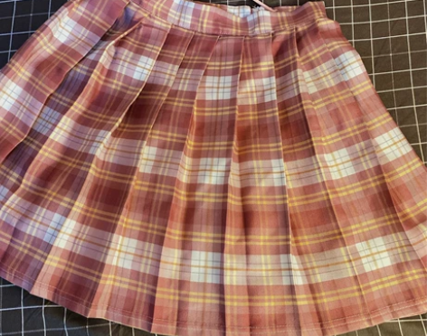 粉色jk群，家里衣服太多，全部10元处理 ...