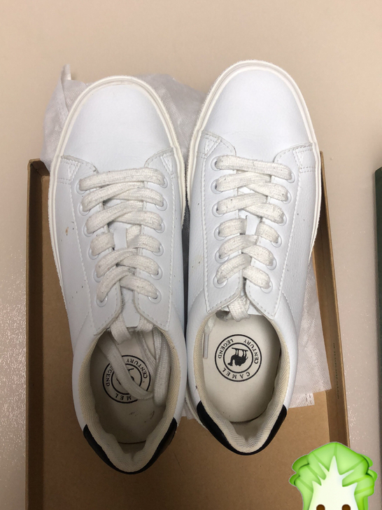 骆驼男士小白鞋