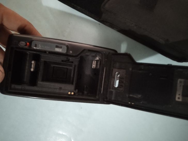 理光胶卷相机yf-20,原装无修,成色不错...