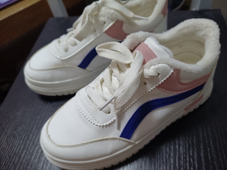 冬季加绒板鞋,保暖极佳