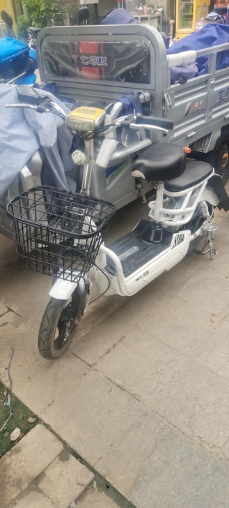 绿源二手电动车  一次充电40-50里路