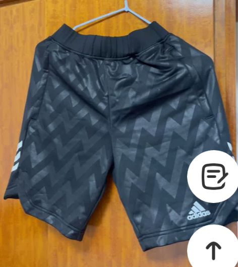 Adidas阿迪达斯男童短裤 150 全新...