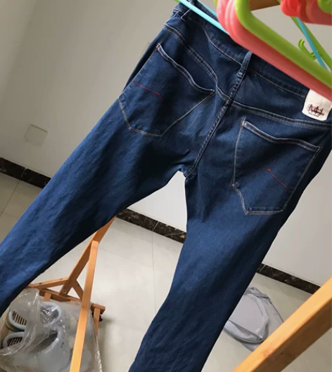 身高180，体重75kg正好，森马牛仔裤，...