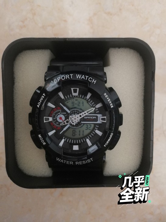买的手表，没带过全新一直在家放着，诚心要的...
