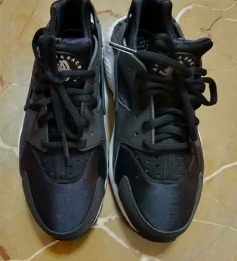 耐克女子运动鞋   36.5两双  39码...