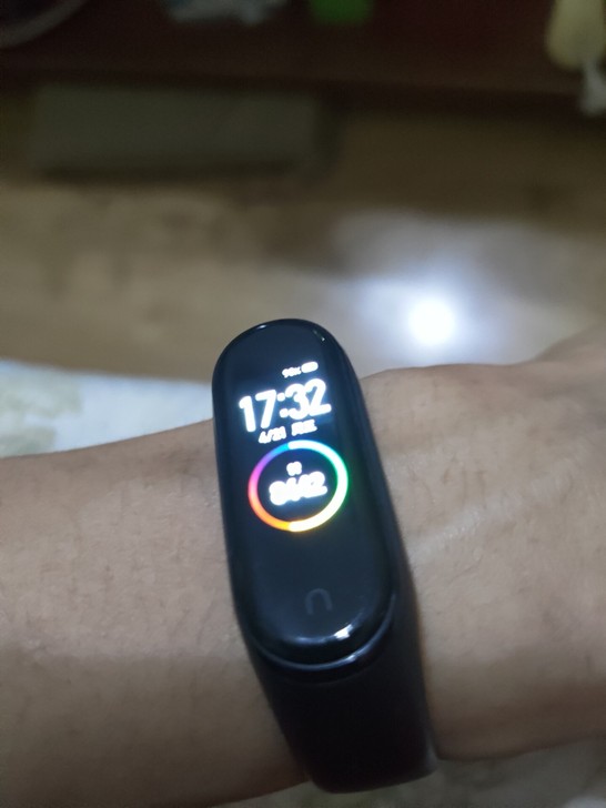 小米手环4版本 京东购入 买了华为手环就闲...