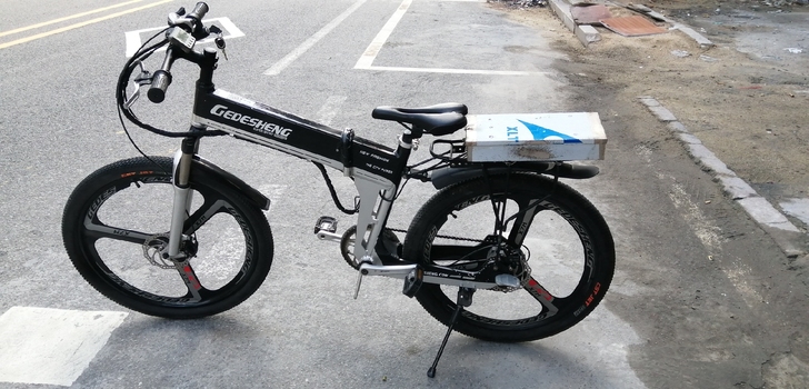 26寸正步折叠电单车，航空锂合金车架，锂合...