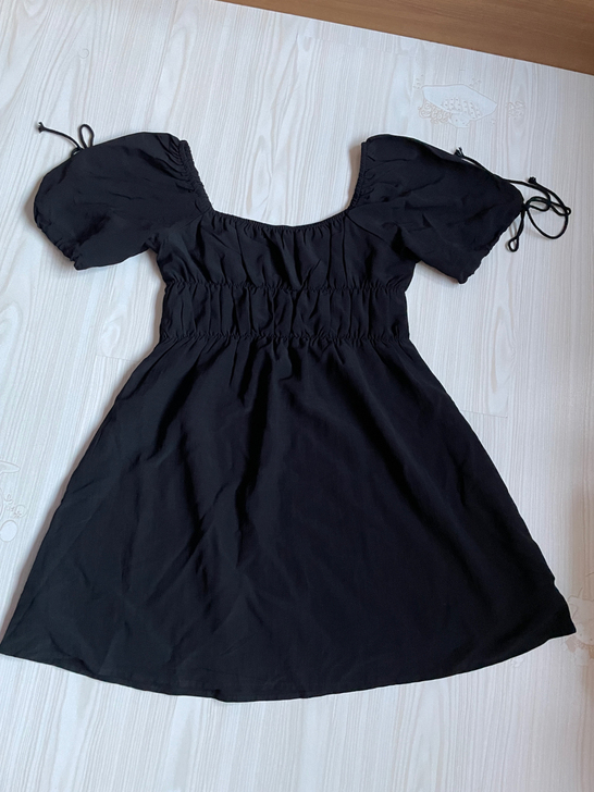 黑色方领泡泡袖连衣裙 均码