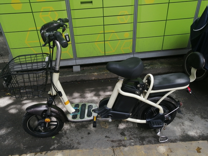 爱玛，电动车，8.5成新，48伏12安锂电...