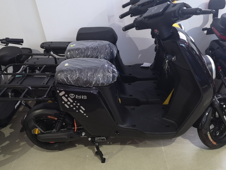 全新台铃外卖专用车，前后大碟刹，前后液压减...