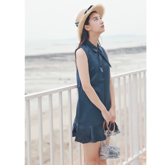 黑色修身显瘦款连衣裙面料很舒服舒适