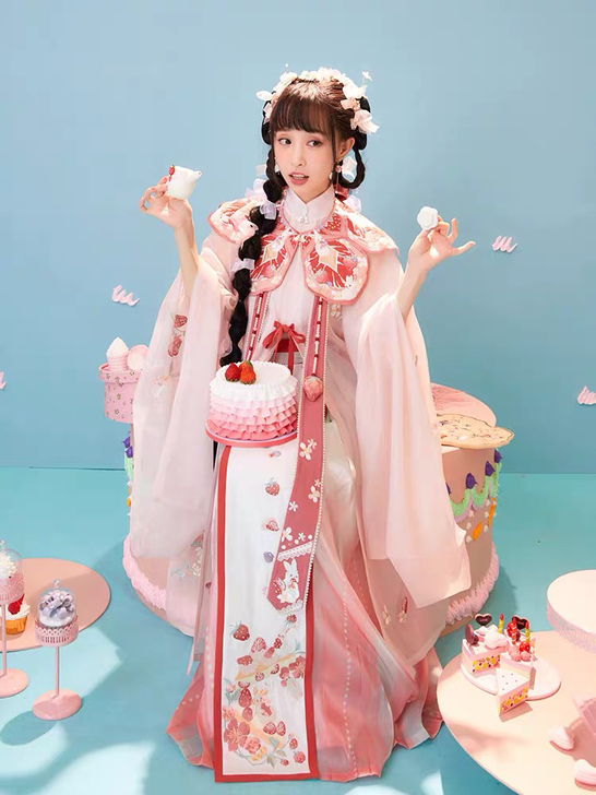 出十三余小豆蔻兔兔草莓正品汉服