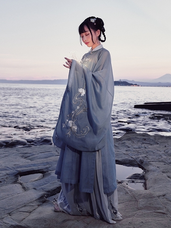 十三余凤羽明制立领