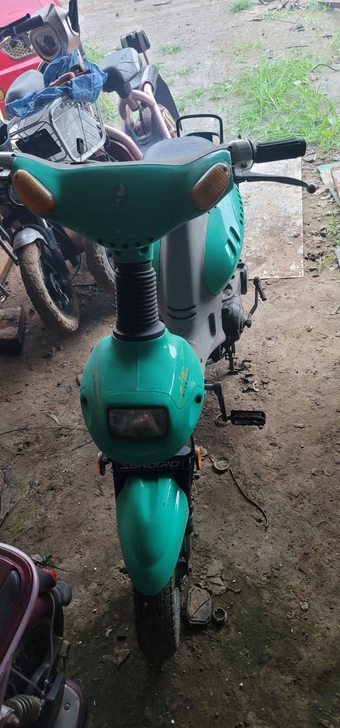 出售一手97年香港回归纪念版小螳螂。新大洲...