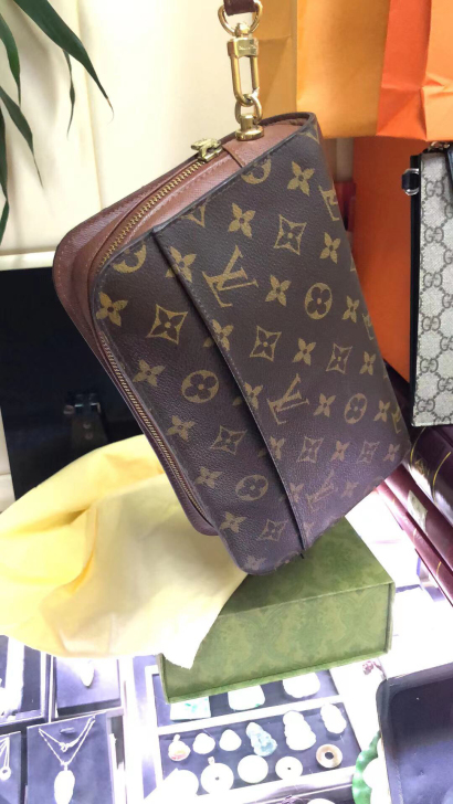 lv老花手提钱包 成色很OK 现货秒发