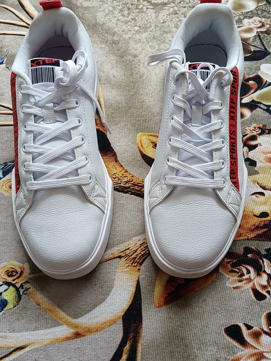 二手男鞋特步运动鞋42码 鞋子保证正品...