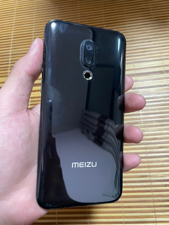 魅族16手机,6+64g,19年购买,右下...
