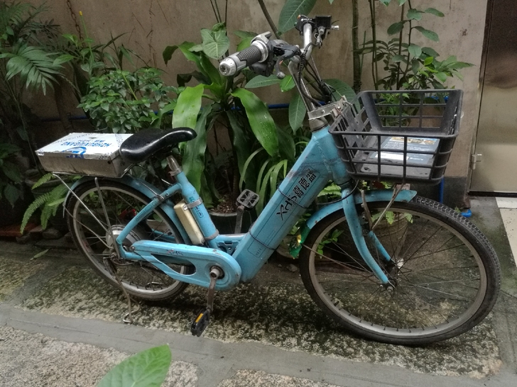 喜得盛电动车，传奇7号，油碟刹，24寸轮胎...
