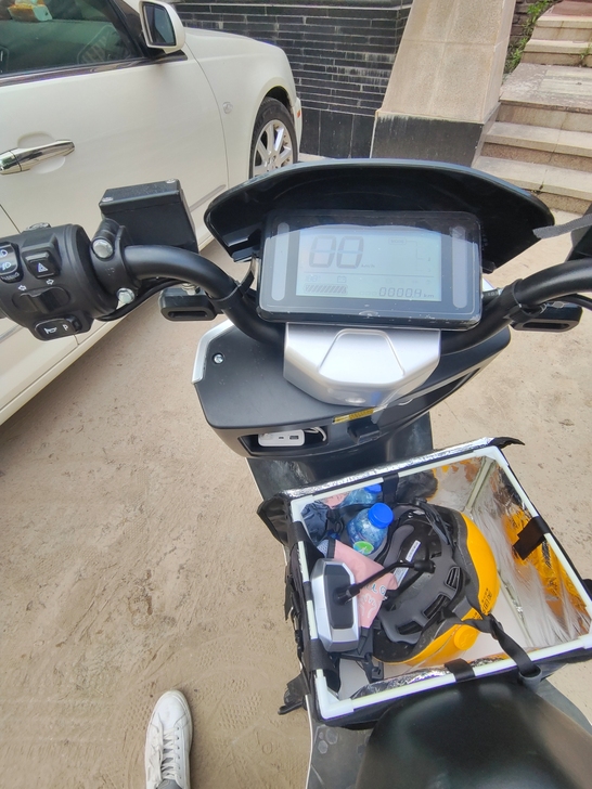 卖车72伏30安3600,买4100,双碟...