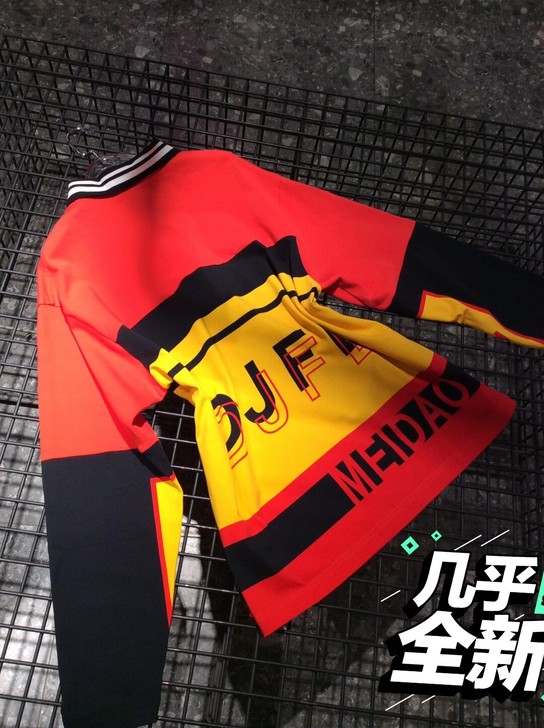 诱货DJFL，专柜上2300+购买，xs码...