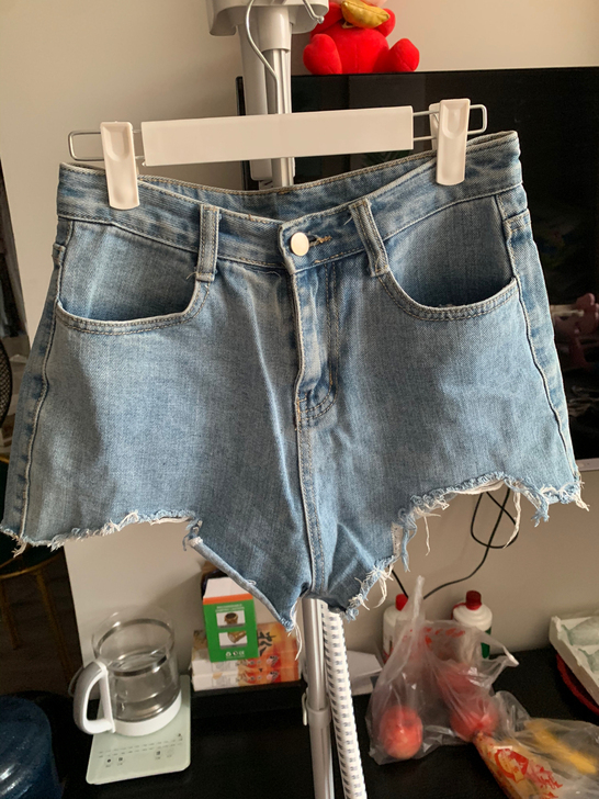 腿精必入！超级显腿长一款牛仔短裤！中码。9...