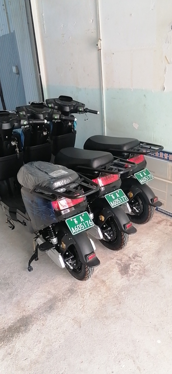 出租电动车，外卖车，续航200公里，免押金