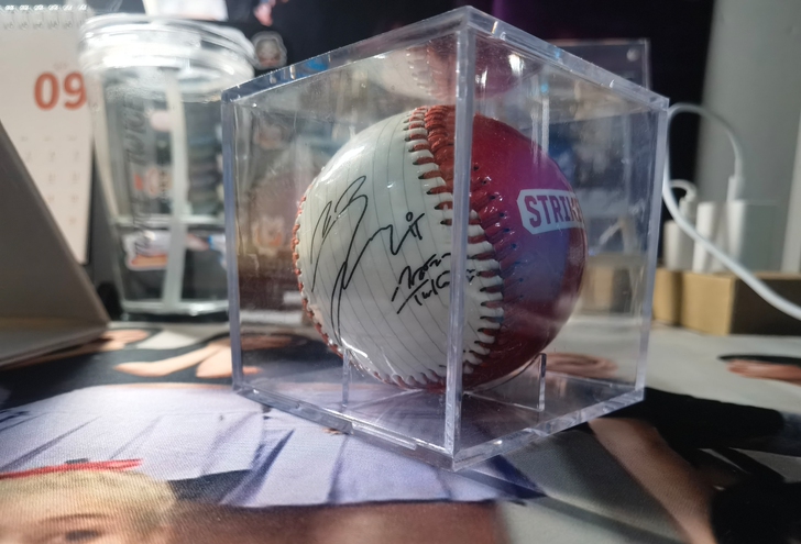 出TWICE定延印签棒球，150出