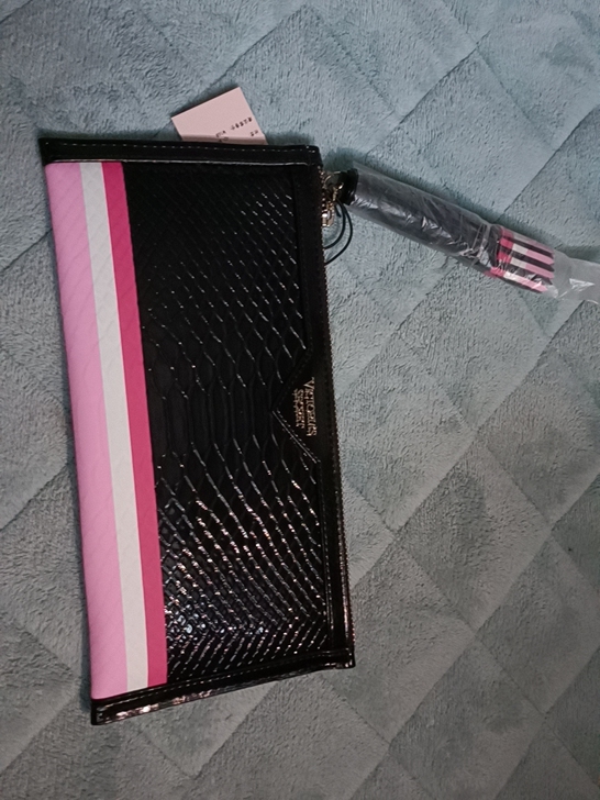 维多利亚的秘密女士钱包，全新未使用，需要的...