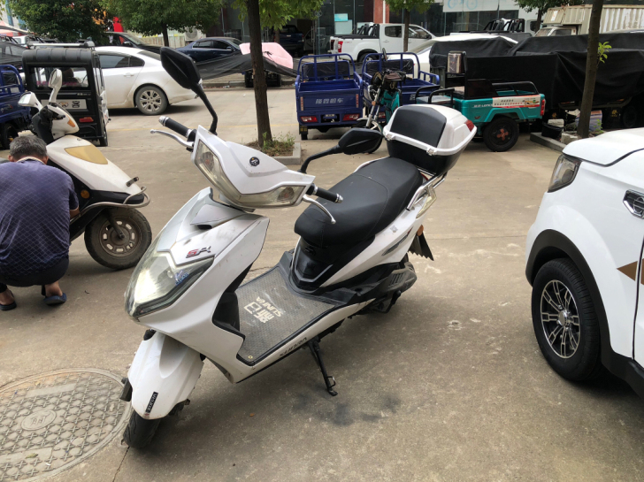 新日二手电动车 60V20A电池 可以跑个...