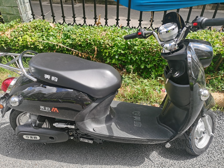 电动车 车子品牌是美豹