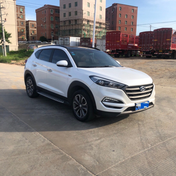 16年7月上牌，现代途胜，自动1.6T排量...