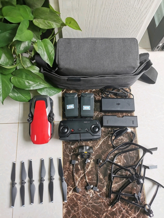 w8号大疆Air1畅飞套，激活时间2018...