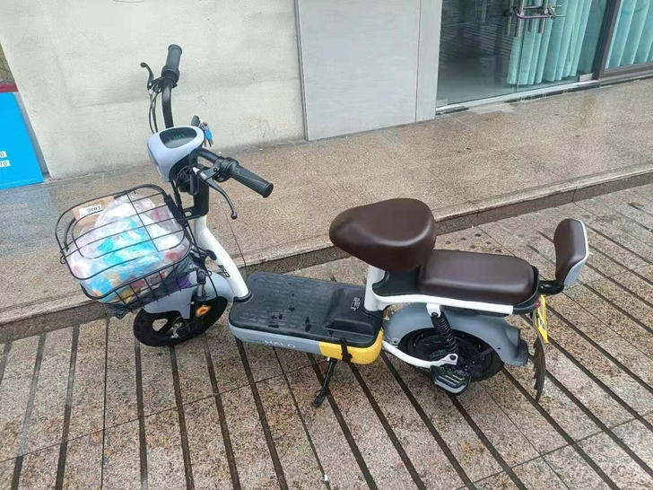 新日电动车 有合格证 还没上牌 8....