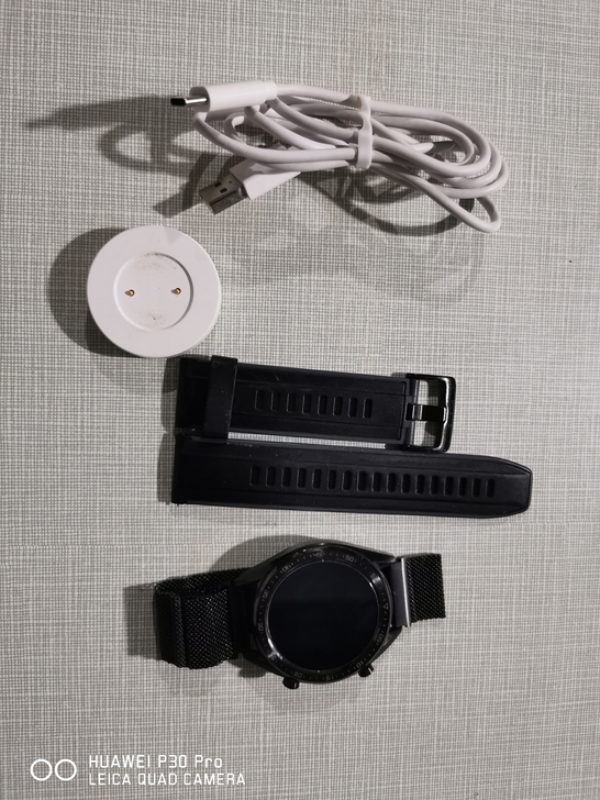 华为手表GT,9成新左右,原装表带8成新左...