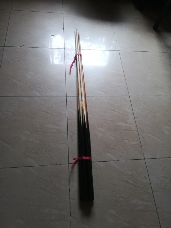 台球杆，共5根，品牌不一样。品相完好，需要...