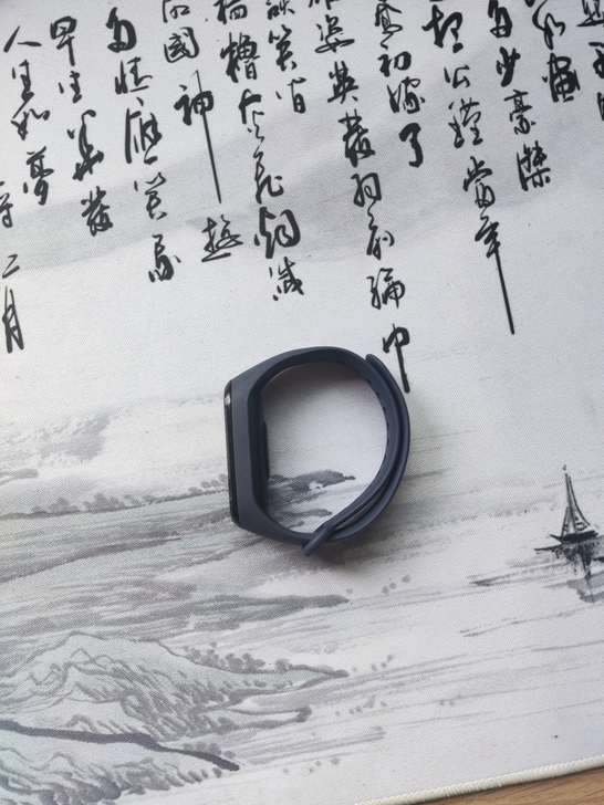 小米手环4，带不习惯带了几次闲置，