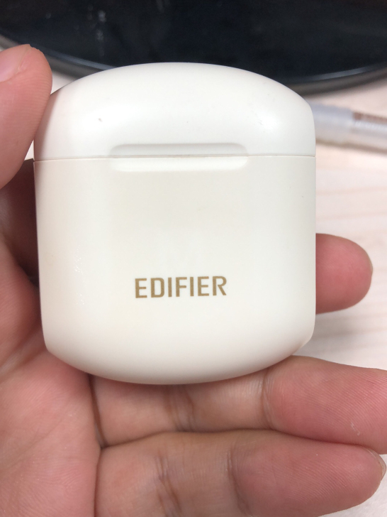 只有充电盒，没有耳机，闲置，漫步者，lol...