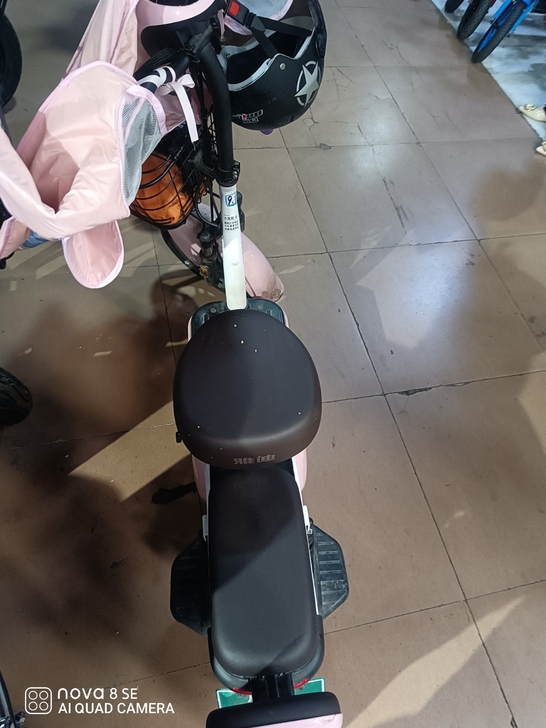 雅迪电动车,车况优秀,轮胎磨损无异常,转向...