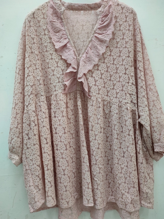 工厂尾货，全新剪标无挂牌，香芋紫宽松蕾丝衫...