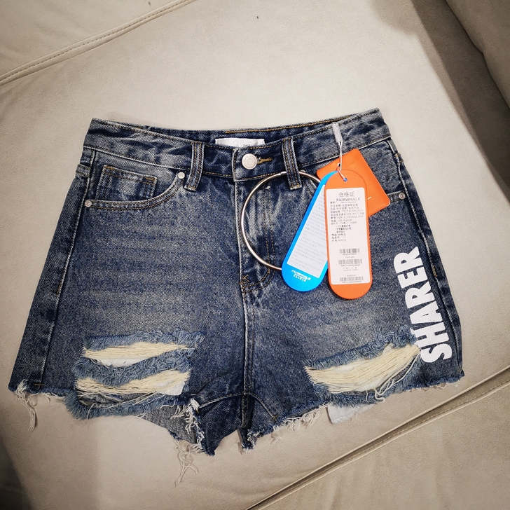 马克华菲做旧女士牛仔短裤全新正品保真,只有...