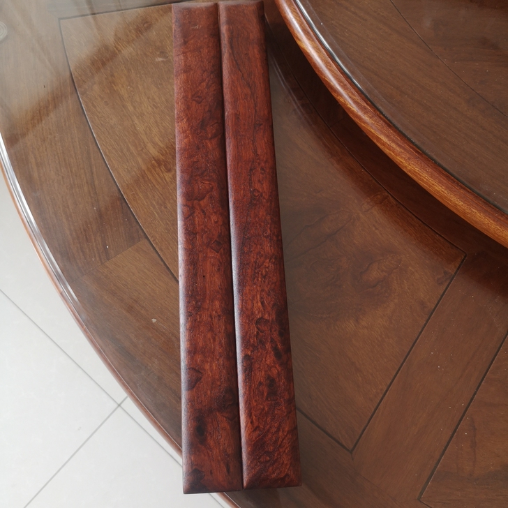 极品满泡花纹镇尺一对，尺寸长41.8##a...