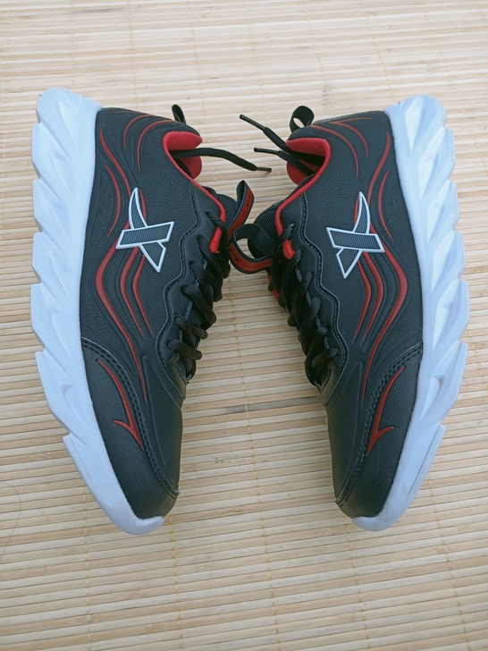 闲置二手  特步41码   实拍无虑镜  ...