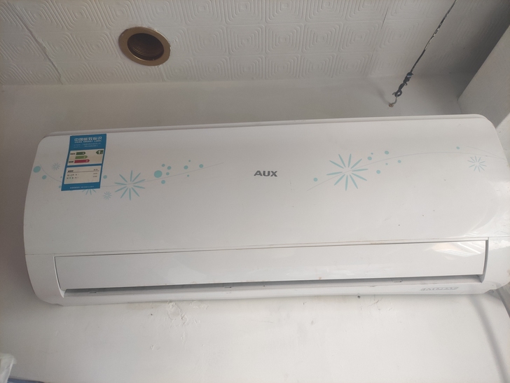 奥克斯空调，1.5匹的，科龙1匹的，自家用...