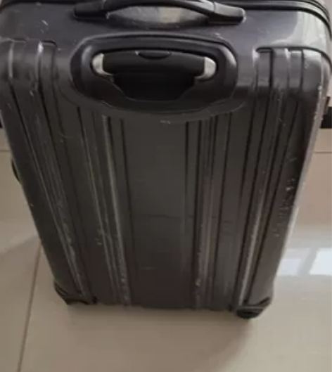 非常的大旅行箱，品牌爱华仕，外形尺寸，77...