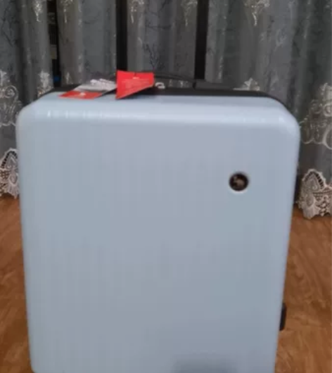 爱华仕正品20寸高端大气上档次PC箱,吊牌...