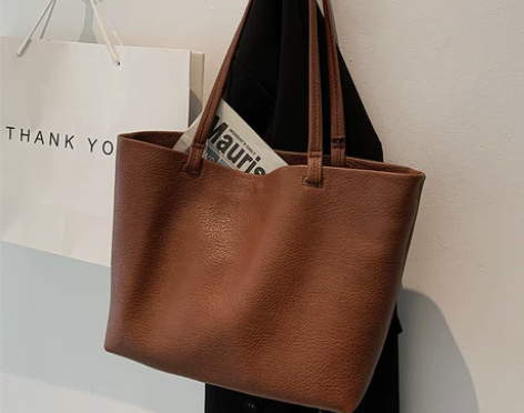 天彩翼飞包 香港2022新款秋冬潮软皮单肩...